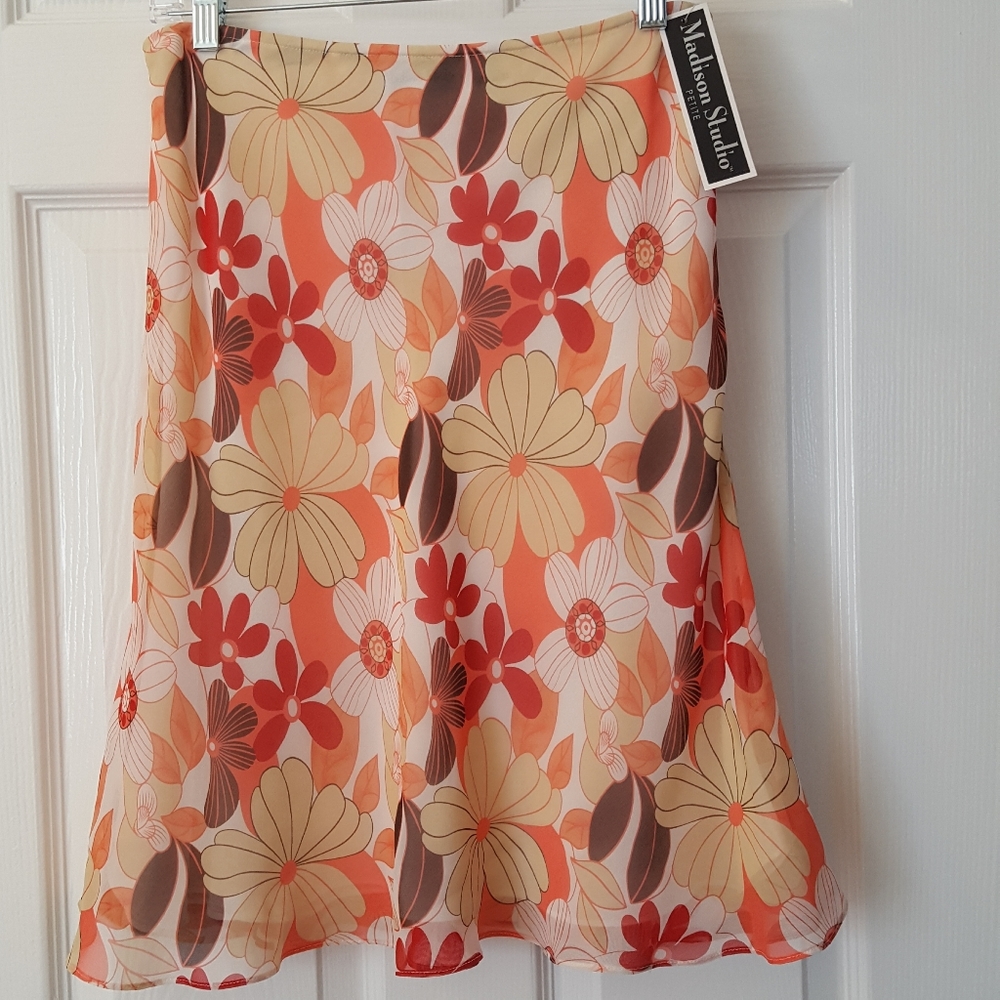 - Gorgeous silk floral skirt